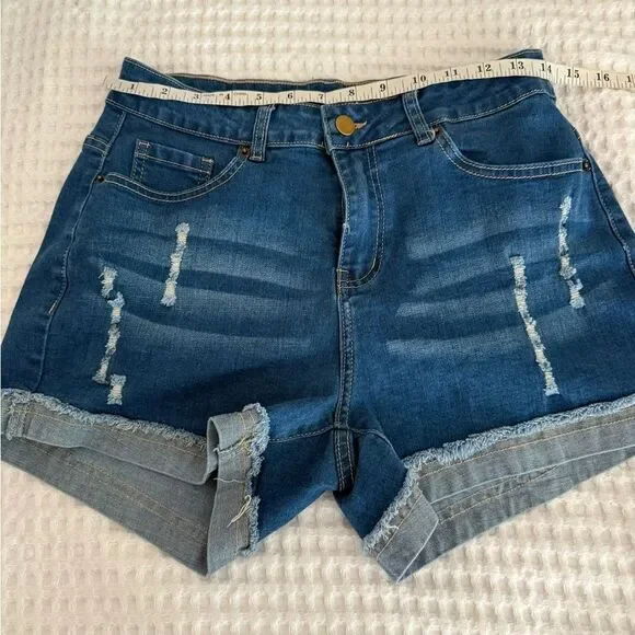 No Brand Mid rise dark wash cuffed jean shorts size Medium - Picture 4 of 7